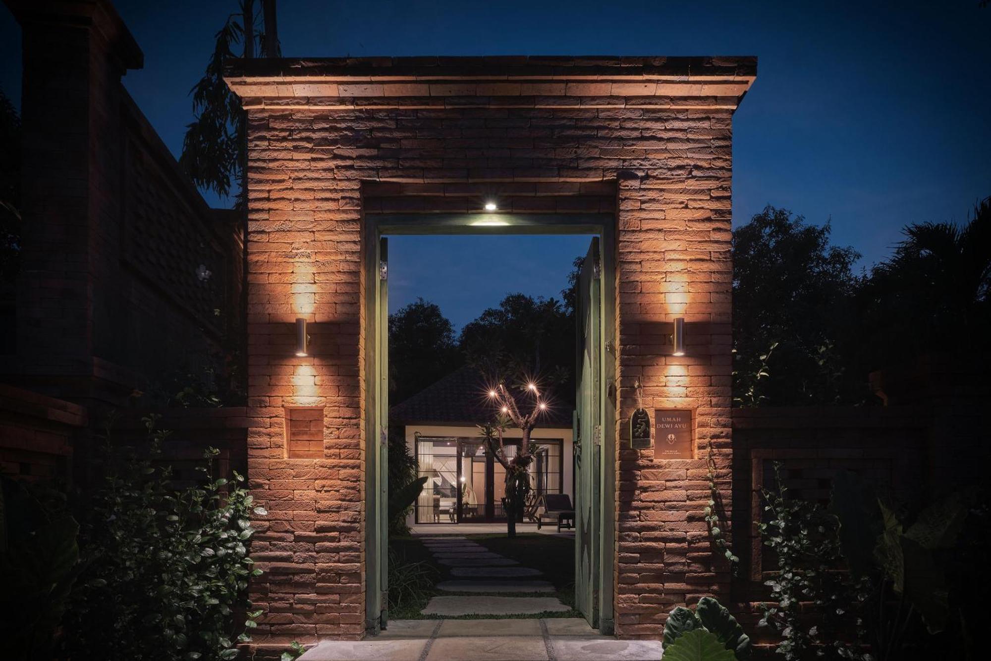 The Damai Villa Lovina  Exterior photo