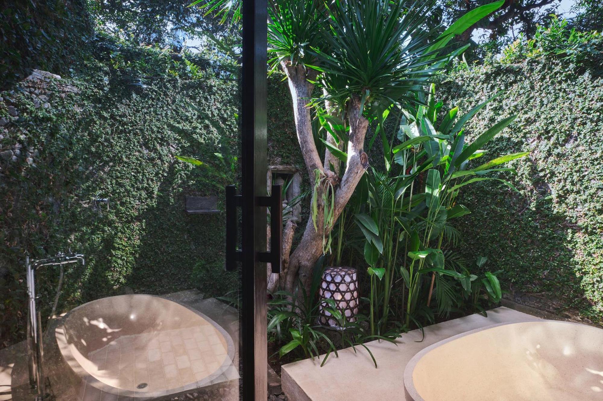 The Damai Villa Lovina  Exterior photo
